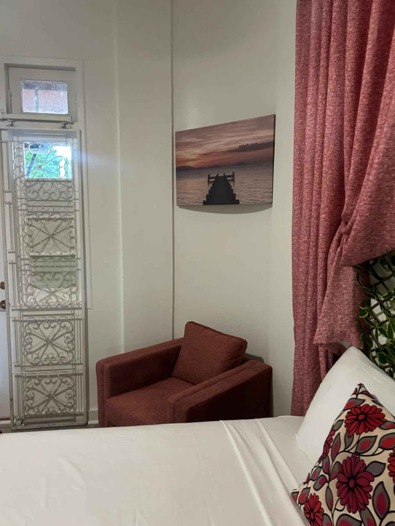 Bed and Breakfast The Royal Nest Trinidad Diego Martin Екстер'єр фото