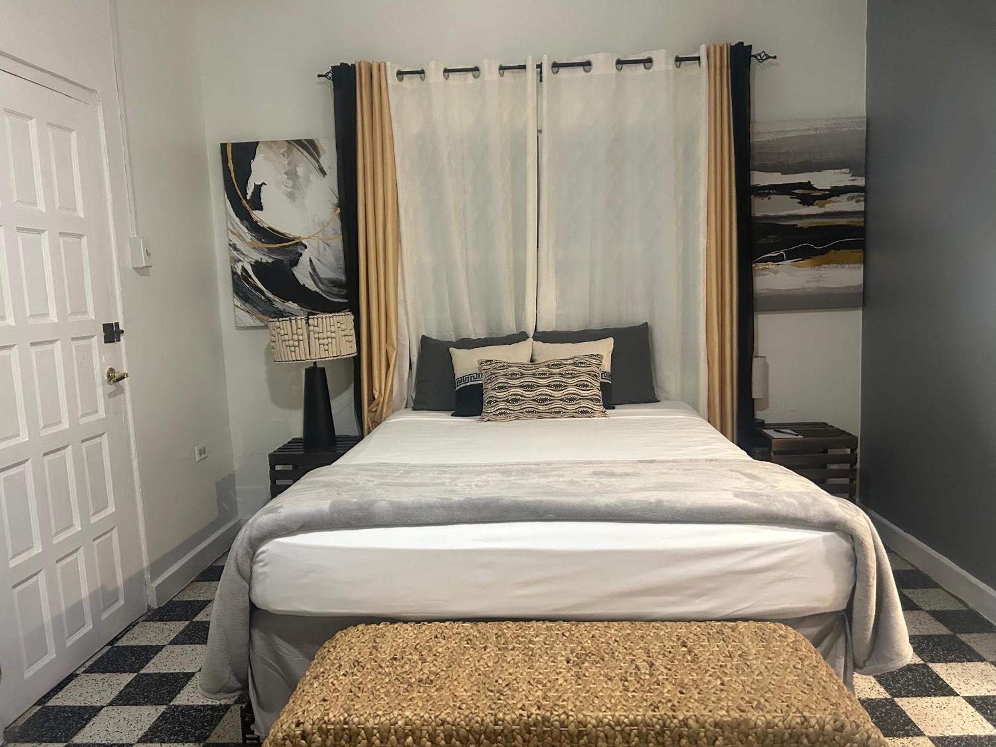Bed and Breakfast The Royal Nest Trinidad Diego Martin Екстер'єр фото