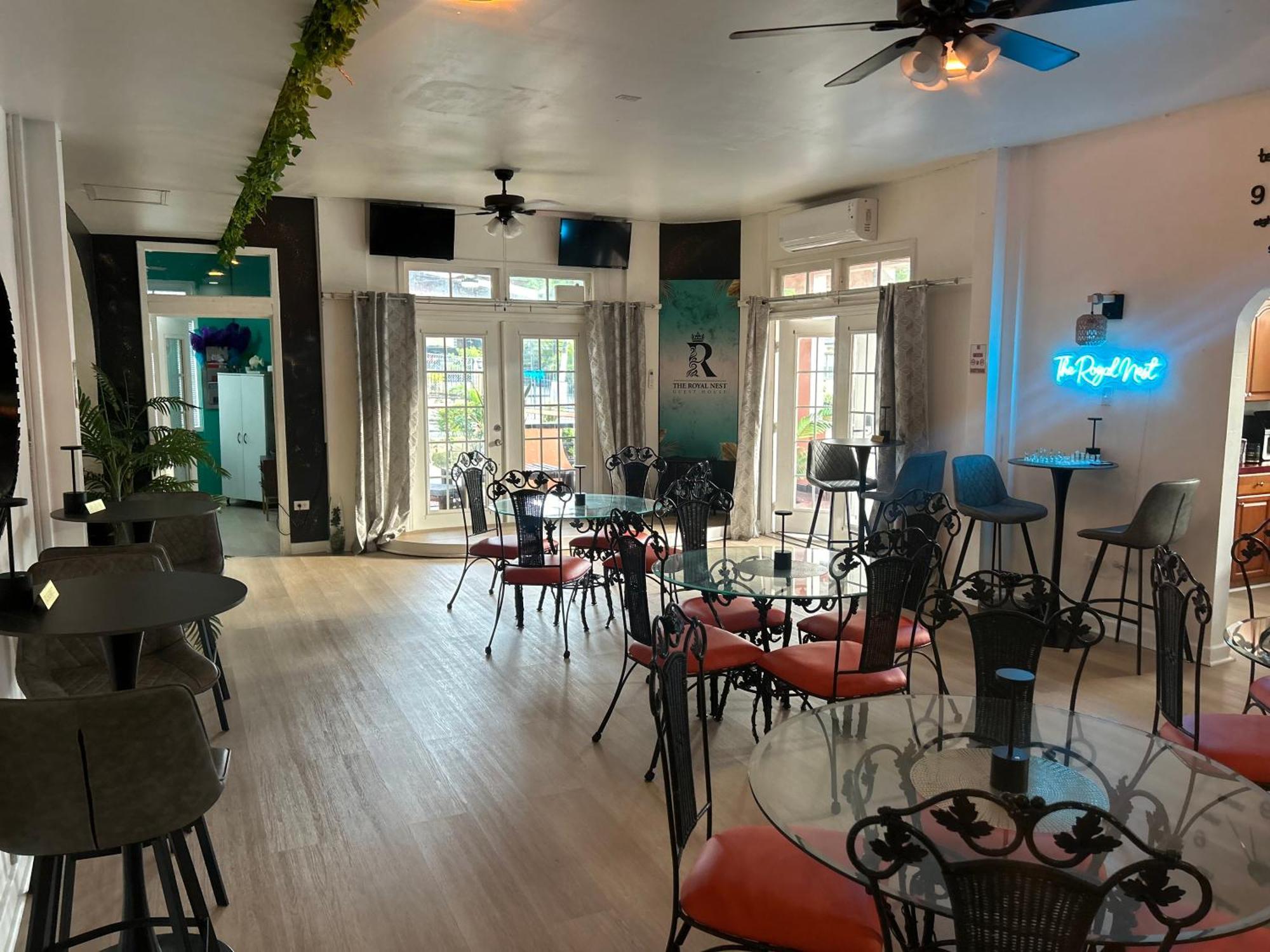 Bed and Breakfast The Royal Nest Trinidad Diego Martin Екстер'єр фото
